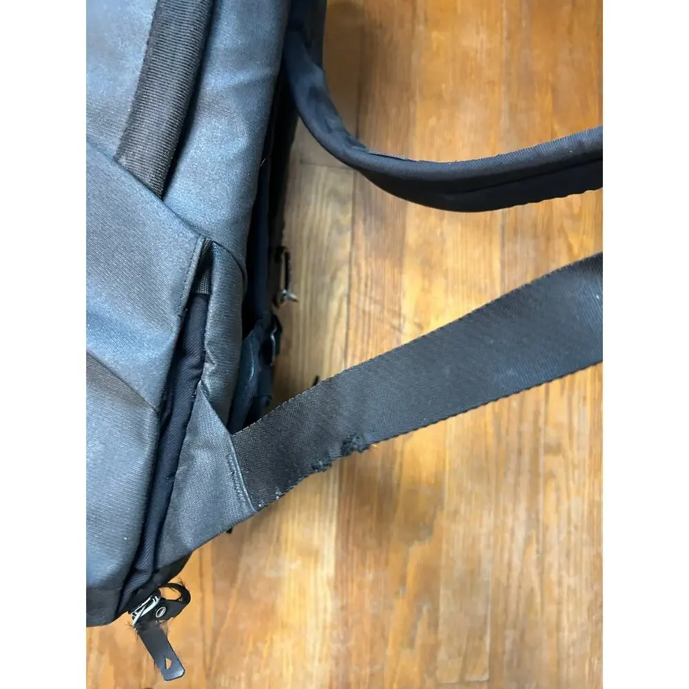Peak Design Everyday Backpack 20L Black Pre-Owned 3 FlexFold dividers